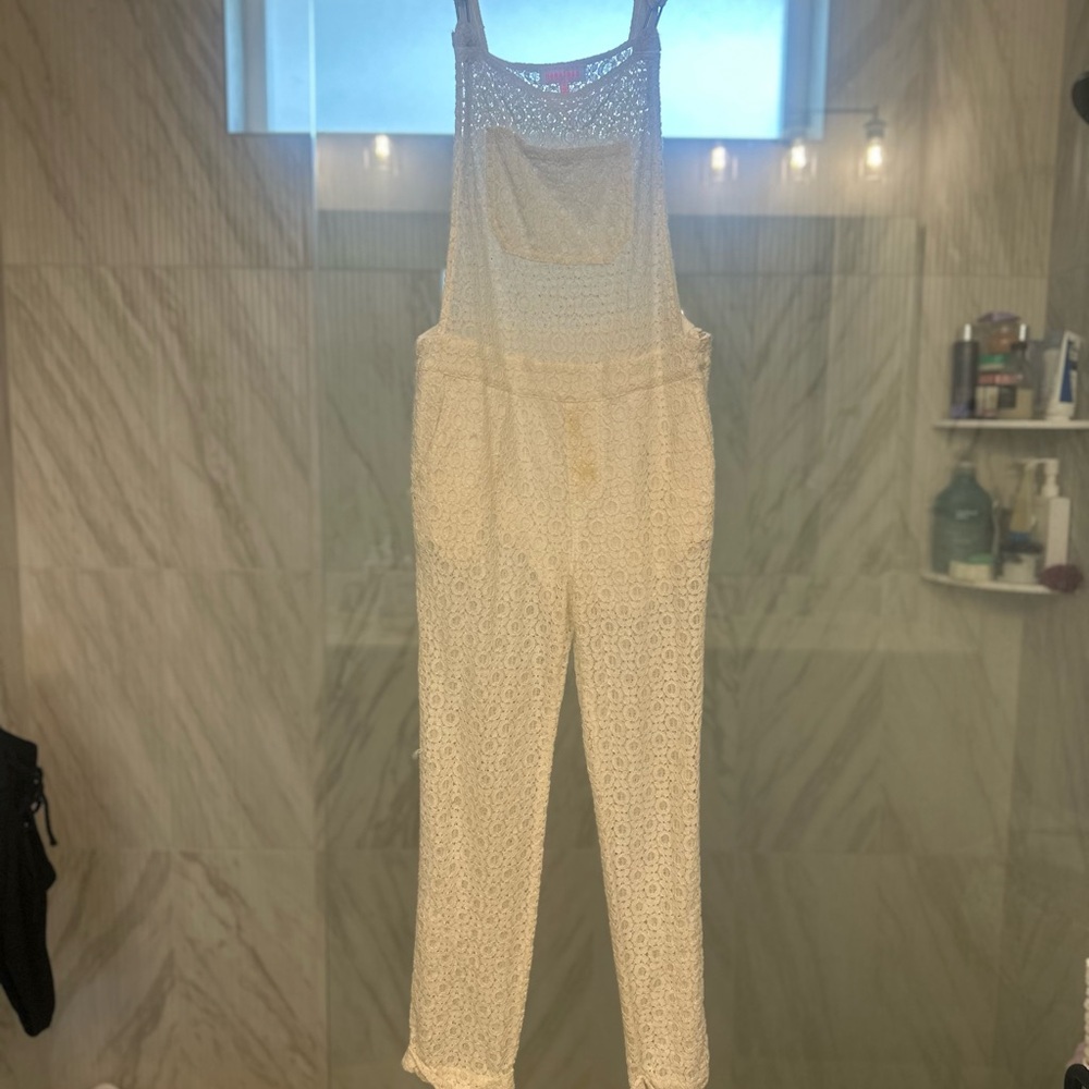 Chíc White Lace Jumpsuit